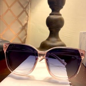 DIFF Gia retro looking sunnies